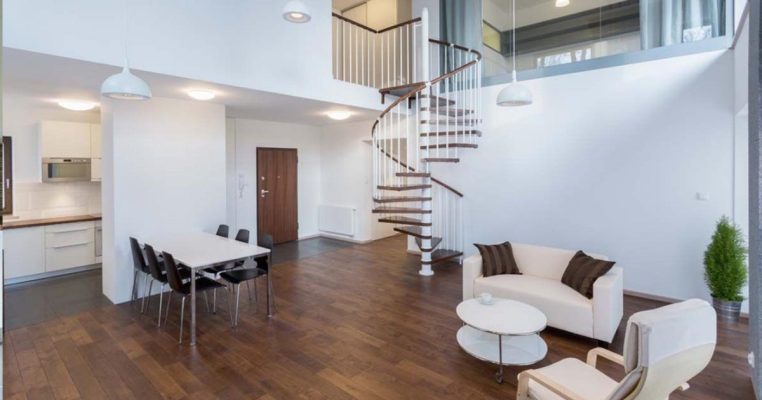 مزایا و معایب پله گرد